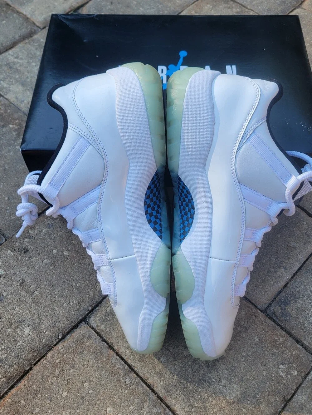 Jordan 11 Retro  Low 'Legend Blue'